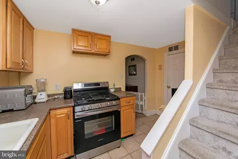 Entry Way - 413 Delaware Ave, Riverside, NJ 08075 photo 1 of 3