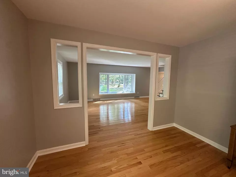 Living - 565 Mckendimen Rd, Medford, NJ 08055 photo 3 of 10