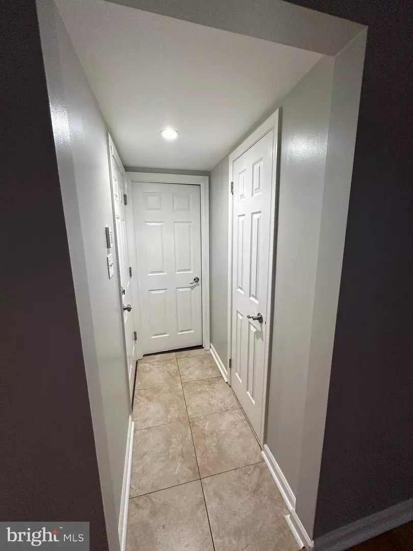 Entry Way - 565 Mckendimen Rd, Medford, NJ 08055 photo 2 of 3