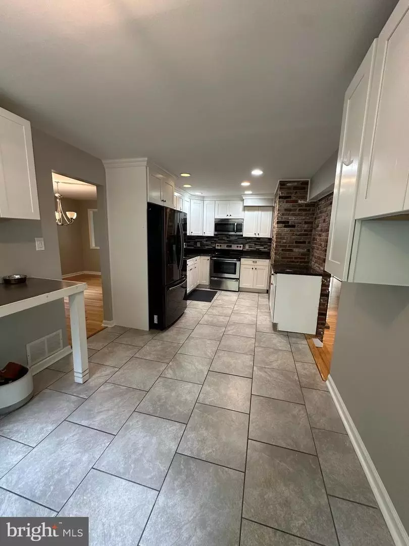 Kitchen - 565 Mckendimen Rd, Medford, NJ 08055 photo 1 of 4