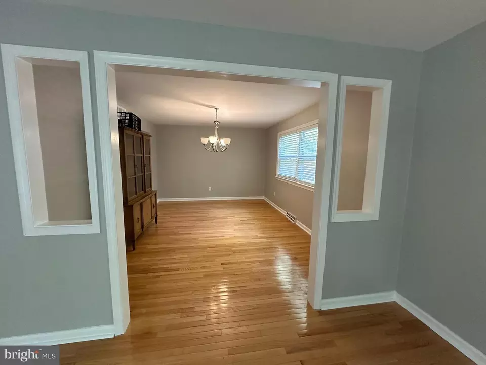 Living - 565 Mckendimen Rd, Medford, NJ 08055 photo 5 of 10