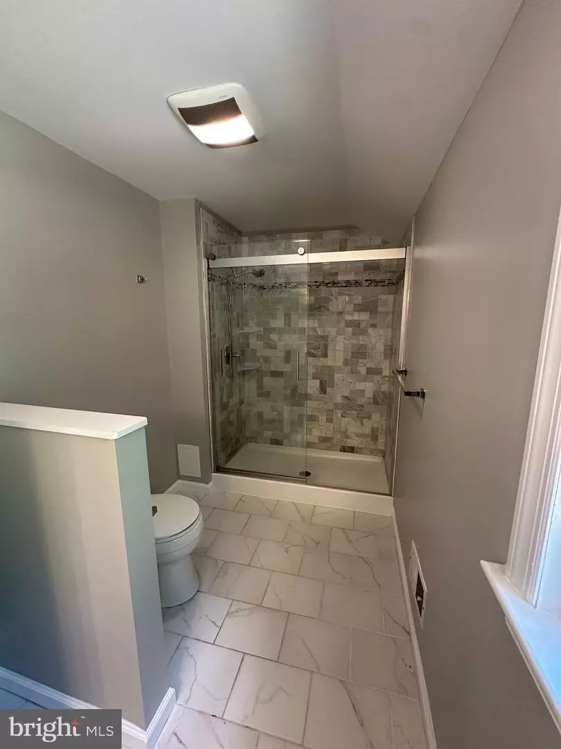 Bath - 565 Mckendimen Rd, Medford, NJ 08055 photo 2 of 8