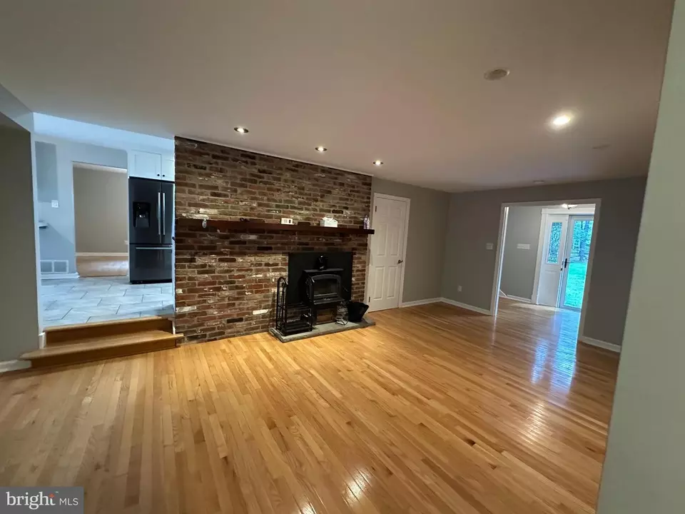Living - 565 Mckendimen Rd, Medford, NJ 08055 photo 8 of 10