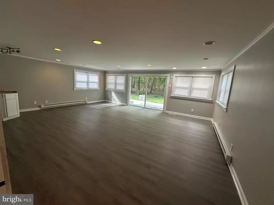 Living - 565 Mckendimen Rd, Medford, NJ 08055 photo 9 of 10