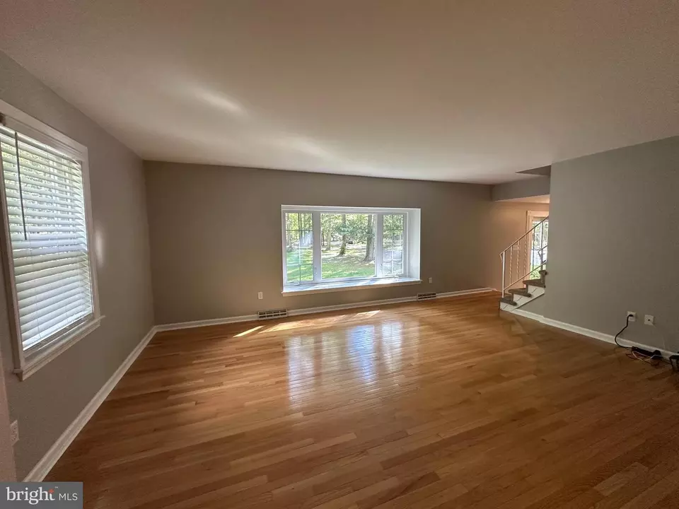 Living - 565 Mckendimen Rd, Medford, NJ 08055 photo 4 of 10