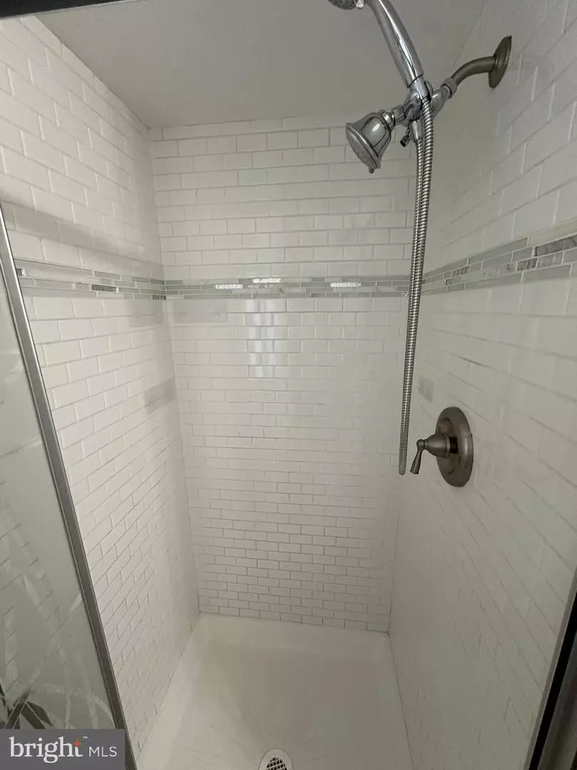 Bath - 565 Mckendimen Rd, Medford, NJ 08055 photo 8 of 8
