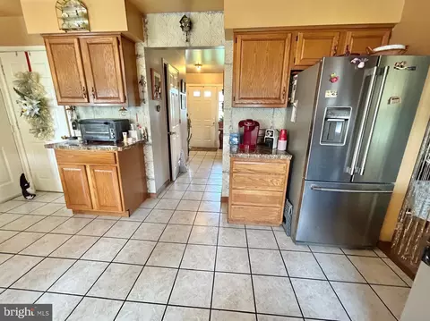 Entry Way - 36 E 3rd St, Florence, NJ 08518 photo 1 of 4