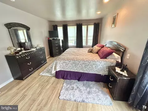 Bedroom - 36 E 3rd St, Florence, NJ 08518 photo 6 of 9