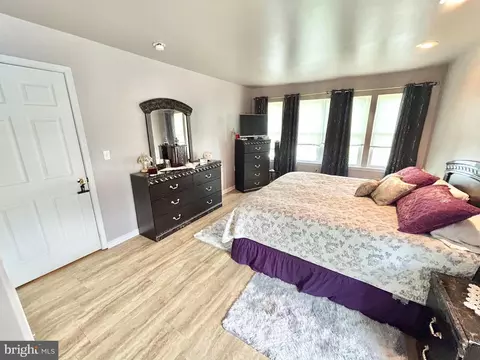 Bedroom - 36 E 3rd St, Florence, NJ 08518 photo 5 of 9