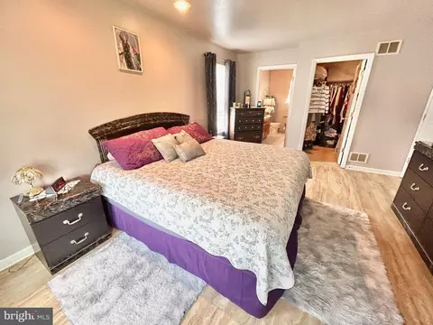 Bedroom - 36 E 3rd St, Florence, NJ 08518 photo 3 of 9