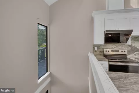 Entry Way - 110 Hopewell Rd, Marlton, NJ 08053 photo 9 of 14