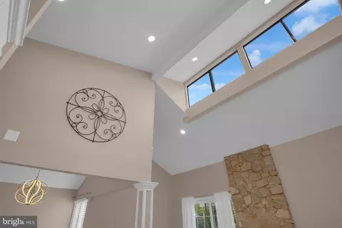 Entry Way - 110 Hopewell Rd, Marlton, NJ 08053 photo 4 of 14