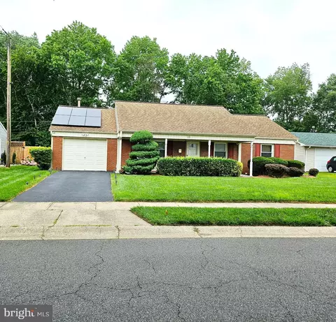 29 Northampton Dr, Willingboro, NJ 08046