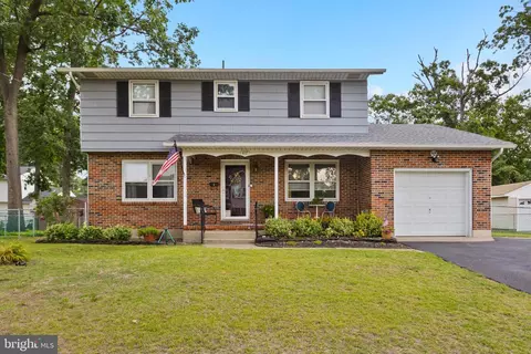 417 Arch St, Delran, NJ 08075