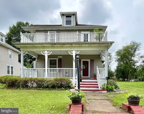644 E Front St, Florence, NJ 08518