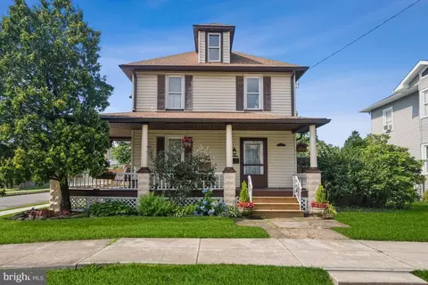 400 W 3rd St W, Florence, NJ 08518