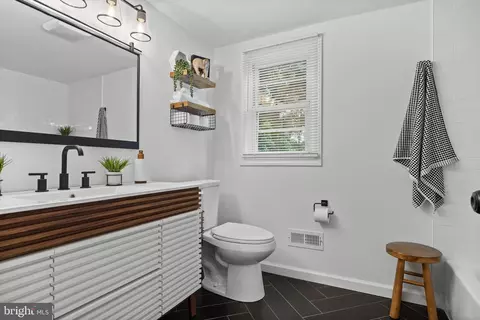 Bath - 11 E Sutton Ave, Moorestown, NJ 08057 photo 4 of 4