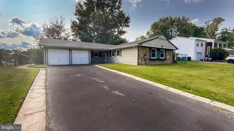24 Eastern Ct, Willingboro, NJ 08046