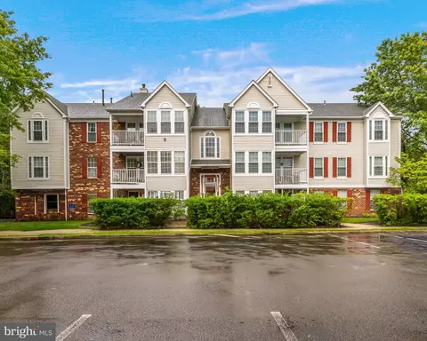 47 Inverness Cir, Marlton, NJ 08053