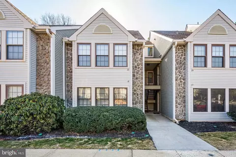 18 Provincetown Dr, Marlton, NJ 08053