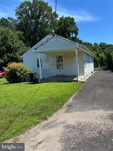 637 N Maple Ave, Maple Shade, NJ 08052 photo 2