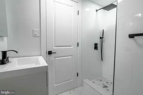 Bath - 51 S Pine Ave, Maple Shade, NJ 08052 photo 5 of 5