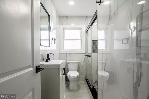 Bath - 51 S Pine Ave, Maple Shade, NJ 08052 photo 1 of 5