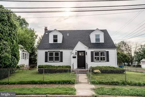 Exterior - 51 S Pine Ave, Maple Shade, NJ 08052 photo 2 of 6