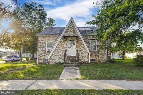 809 Olive St, Florence, NJ 08518