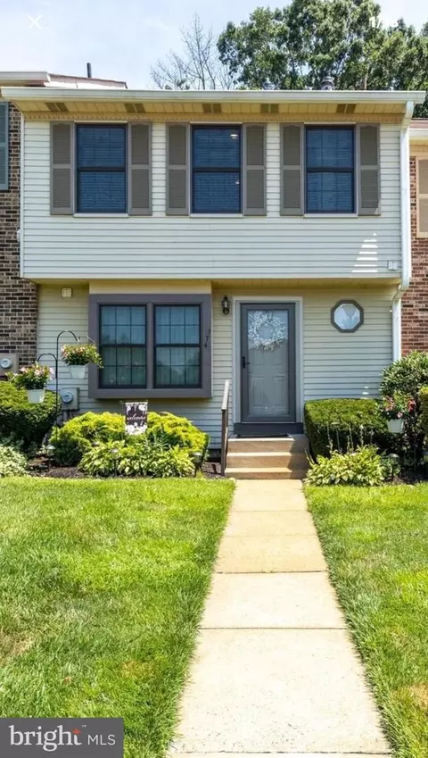 174 Camber Ln, Mount Laurel, NJ 08054