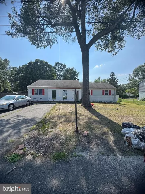 9 Winnebago Trl, Browns Mills, NJ 08015