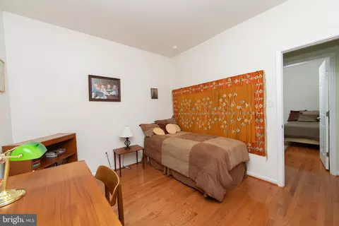 Bedroom - 25 Applegate Dr, Florence, NJ 08518 photo 2 of 9