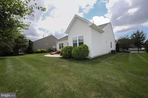 Exterior - 25 Applegate Dr, Florence, NJ 08518 photo 7 of 9