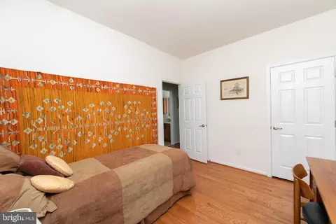 Bedroom - 25 Applegate Dr, Florence, NJ 08518 photo 3 of 9