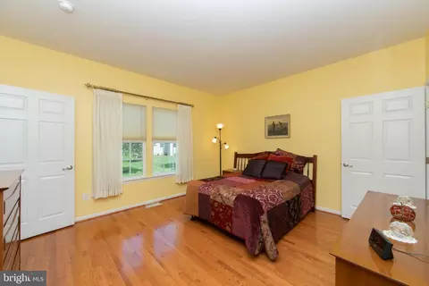 Bedroom - 25 Applegate Dr, Florence, NJ 08518 photo 8 of 9