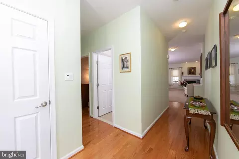 Entry Way - 25 Applegate Dr, Florence, NJ 08518 photo 2 of 2