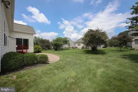 Exterior - 25 Applegate Dr, Florence, NJ 08518 photo 3 of 9