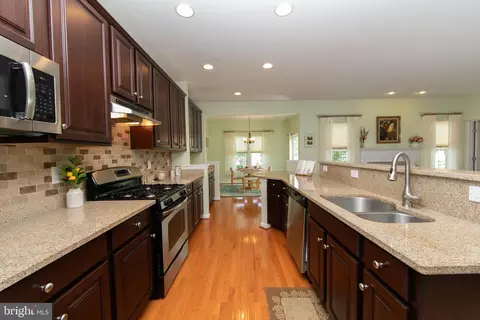 Kitchen - 25 Applegate Dr, Florence, NJ 08518 photo 3 of 3