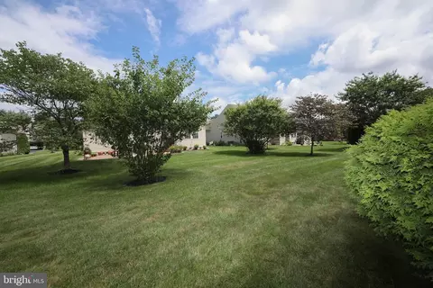Exterior - 25 Applegate Dr, Florence, NJ 08518 photo 8 of 9