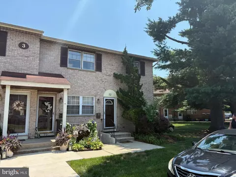 32 Eaves Mill Rd, Medford, NJ 08055