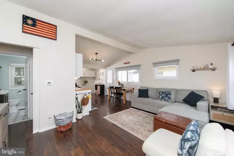 Entry Way - 307 Ruth Ave, Maple Shade, NJ 08052 photo 1 of 4