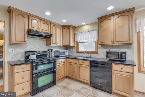3 Eustace Ct, Marlton, NJ 08053 photo 10