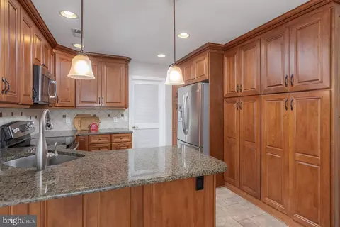 Kitchen - 1 Castle Rd, Shamong, NJ 08088 photo 3 of 5