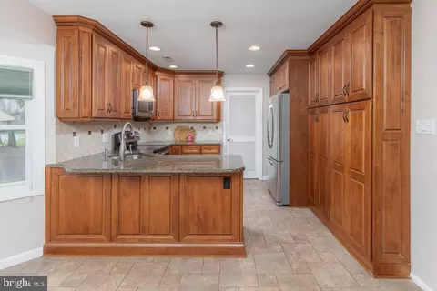 Kitchen - 1 Castle Rd, Shamong, NJ 08088 photo 1 of 5