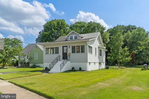 220 S Forklanding Rd, Maple Shade, NJ 08052 photo 4