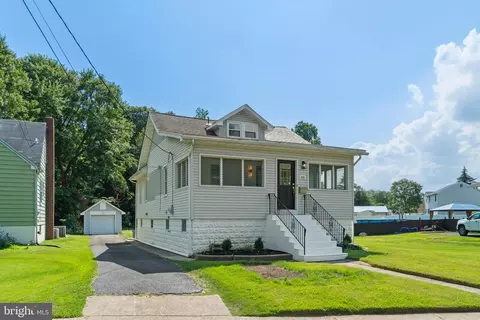 220 S Forklanding Rd, Maple Shade, NJ 08052 photo 2