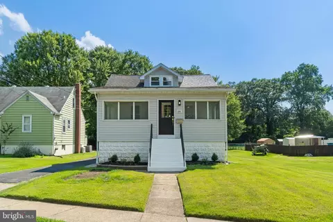 220 S Forklanding Rd, Maple Shade, NJ 08052 photo 3