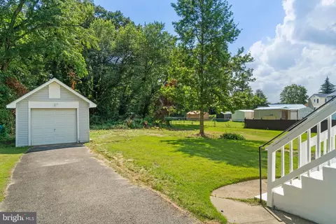 220 S Forklanding Rd, Maple Shade, NJ 08052 photo 25