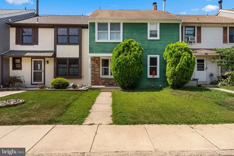 1404 Arrowwood Ct, Marlton, NJ 08053