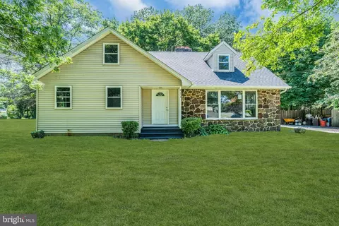 Exterior - 211 Georgetown Wrightstown Rd, Wrightstown, NJ 08562 photo 3 of 17